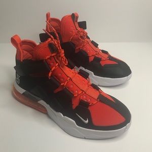 Size 10.5 Nike’s Air Edge 270 “NY vs. NY”